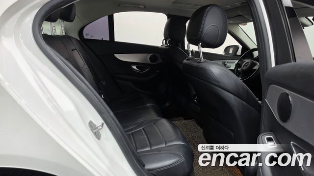 Mercedes-Benz C-Class 2017 — photo 12
