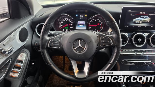 Mercedes-Benz C-Class 2017 — photo 13