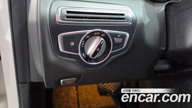 Mercedes-Benz C-Class 2017 — photo 17