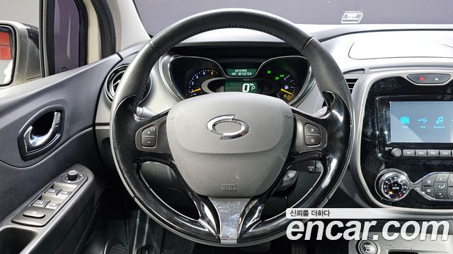 Renault Korea QM3 2016 — photo 13