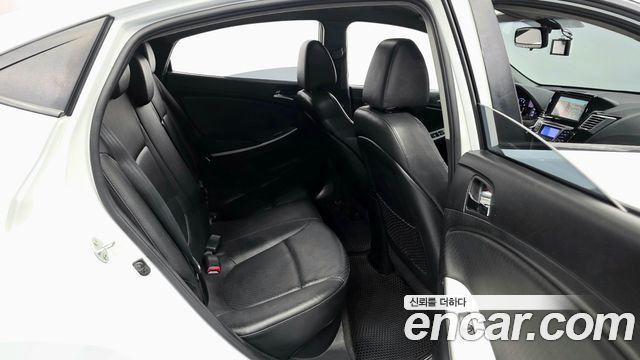 Hyundai Accent 2014 — photo 18