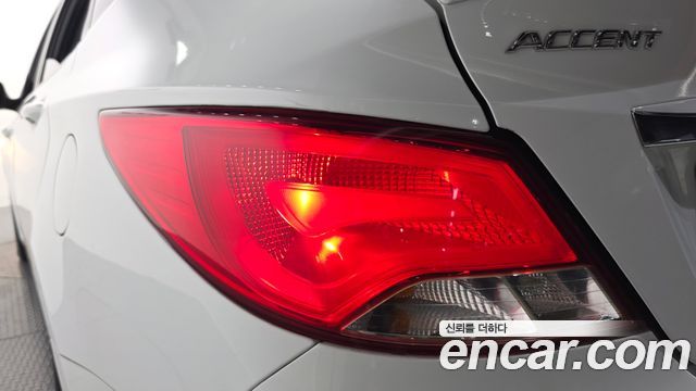 Hyundai Accent 2014 — photo 9