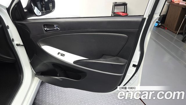 Hyundai Accent 2014 — photo 14