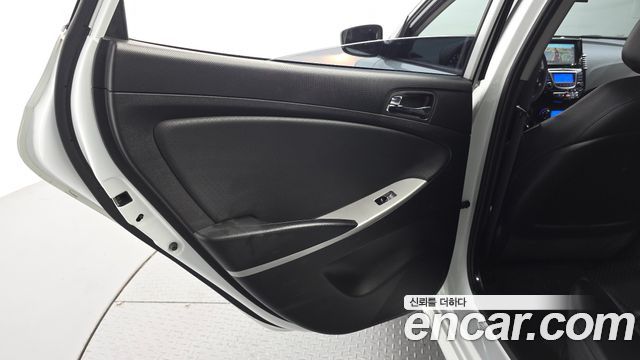 Hyundai Accent 2014 — photo 15