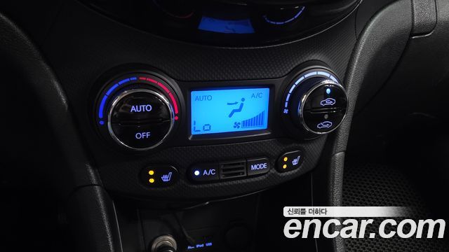 Hyundai Accent 2014 — photo 28