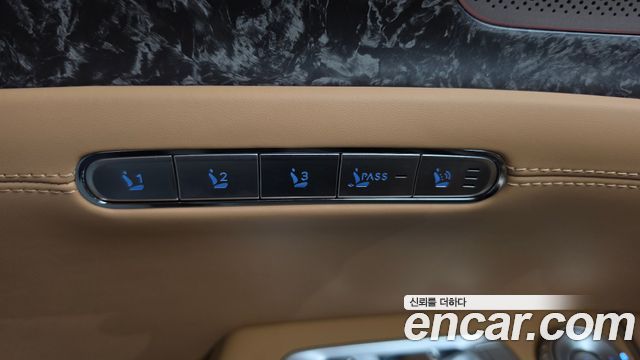 Genesis G90 2022 — photo 29