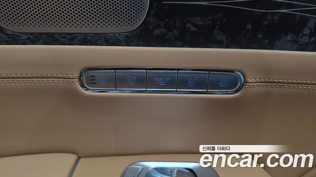 Genesis G90 2022 — photo 30