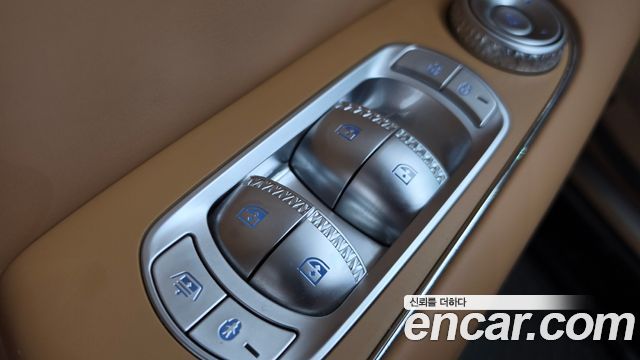 Genesis G90 2022 — photo 42