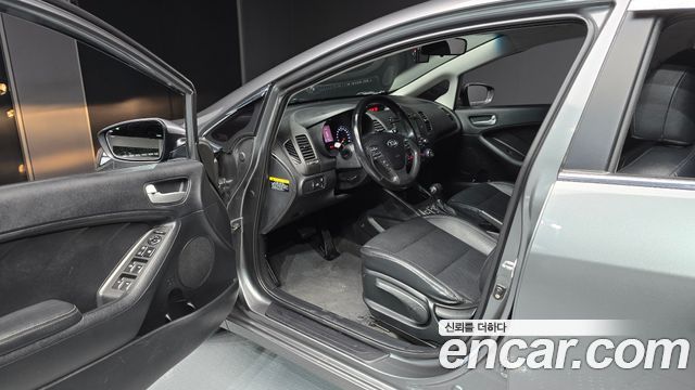 Kia K3 2015 — photo 13