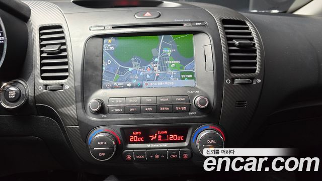 Kia K3 2015 — photo 18