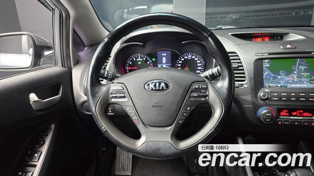 Kia K3 2015 — photo 19