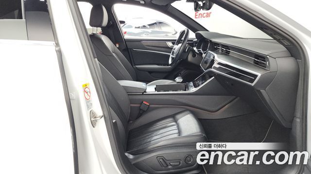 Audi A6 2021 — photo 11