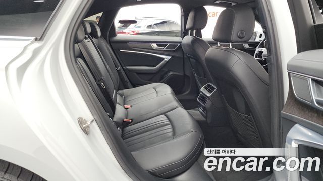 Audi A6 2021 — photo 12