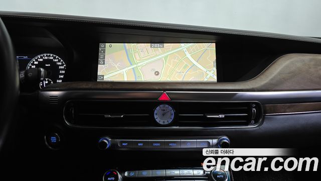 Genesis G90 2019 — photo 13