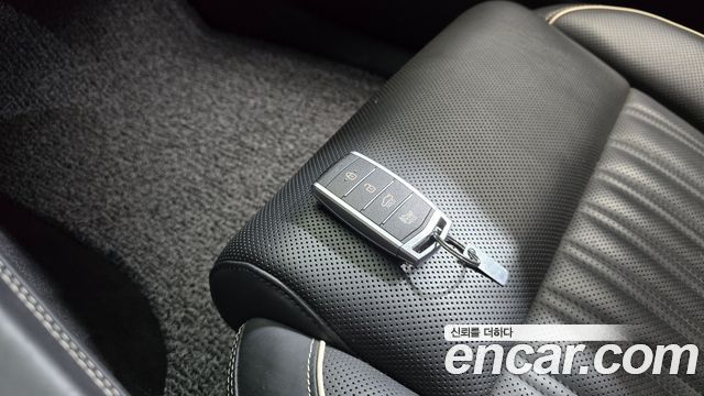 Genesis G90 2019 — photo 16