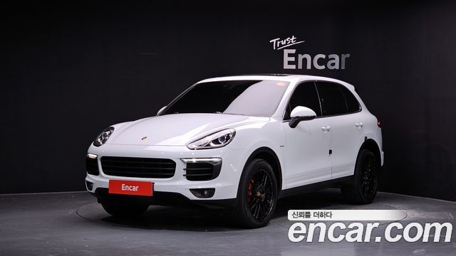 Porsche Cayenne 2016 — photo 1