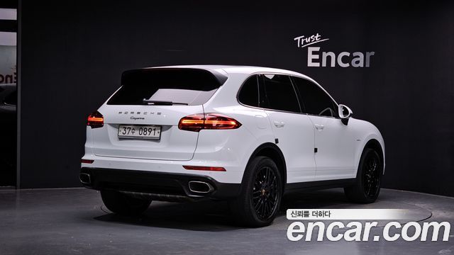 Porsche Cayenne 2016 — photo 2