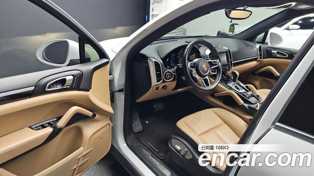 Porsche Cayenne 2016 — photo 10