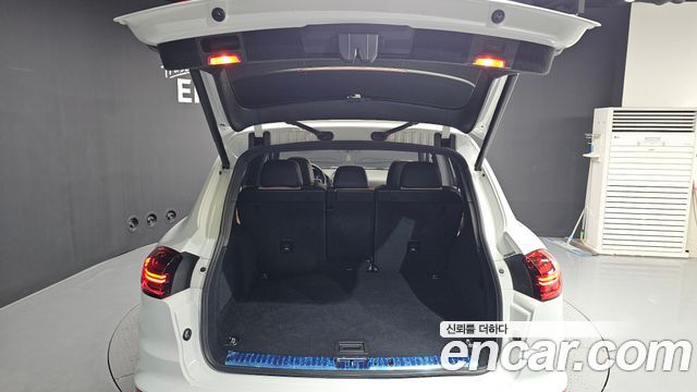 Porsche Cayenne 2016 — photo 20