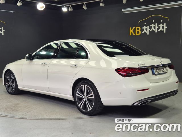 Mercedes-Benz E-Class 2021 — photo 5