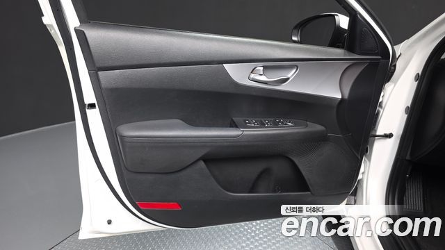 Kia K3 2022 — photo 14