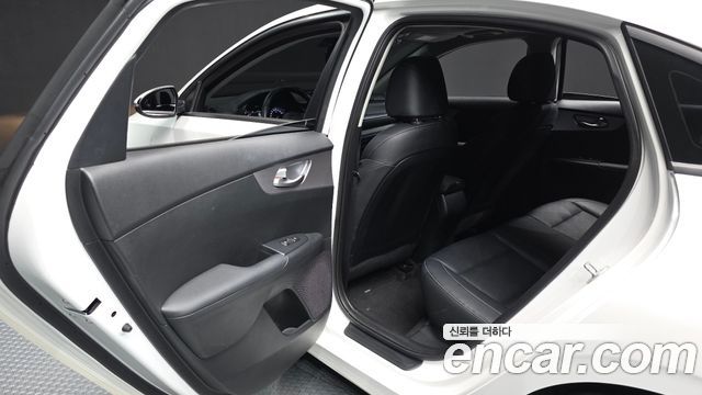 Kia K3 2022 — photo 16