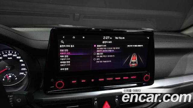 Kia K3 2022 — photo 27