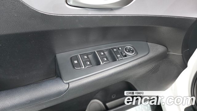 Kia K3 2022 — photo 31