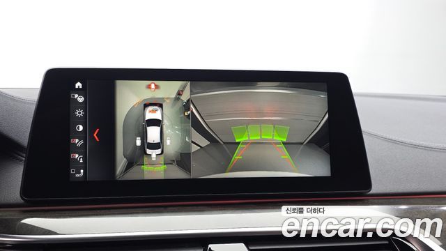 BMW 5-Series 2018 — photo 15