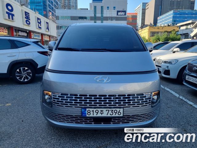 Hyundai Staria 2022 — photo 2