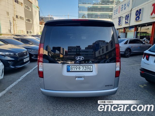 Hyundai Staria 2022 — photo 5