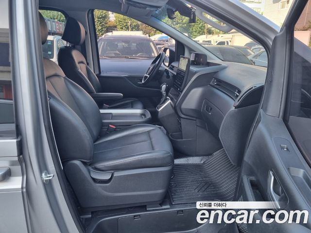 Hyundai Staria 2022 — photo 12