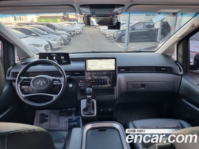 Hyundai Staria 2022 — photo 13