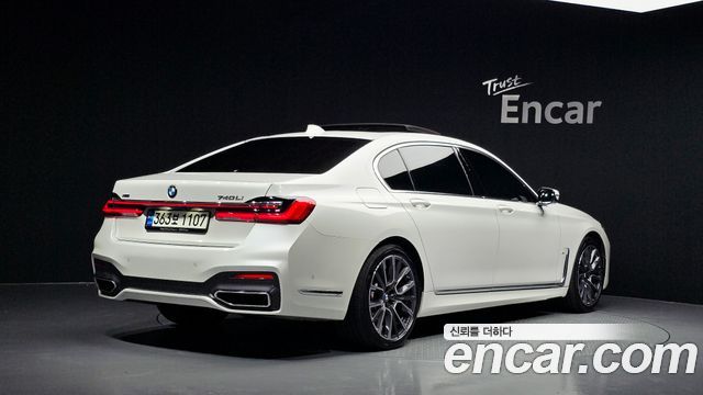 BMW 7-Series 2021 — photo 2