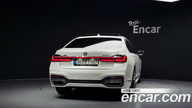 BMW 7-Series 2021 — photo 4