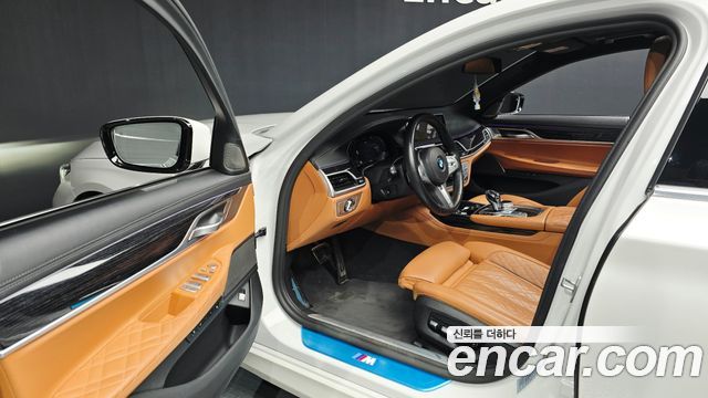BMW 7-Series 2021 — photo 10