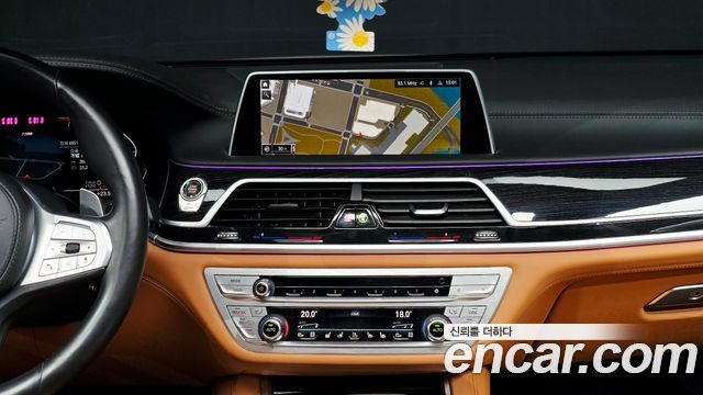 BMW 7-Series 2021 — photo 14