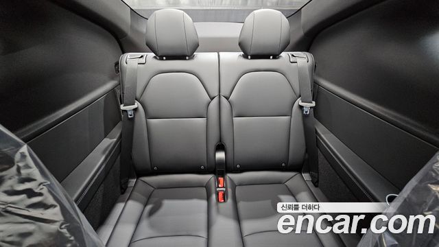 Tesla Model Y 2026 — photo 19