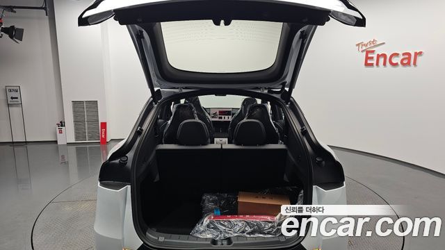 Tesla Model Y 2026 — photo 36