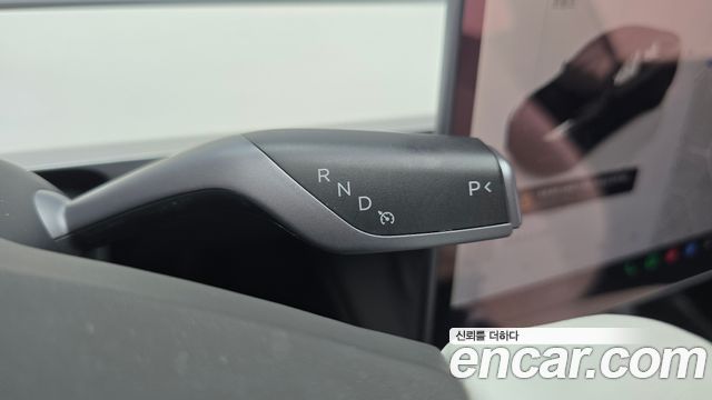 Tesla Model Y 2023 — photo 12
