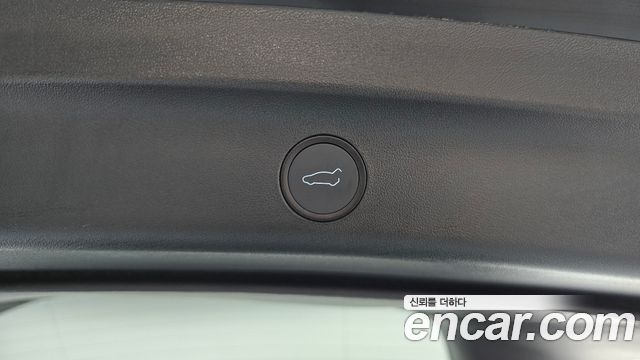 Tesla Model Y 2023 — photo 22