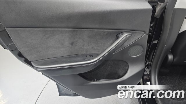 Tesla Model Y 2023 — photo 15
