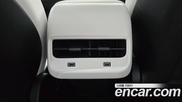 Tesla Model Y 2023 — photo 32