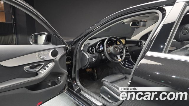 Mercedes-Benz C-Class 2017 — photo 13