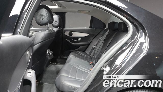 Mercedes-Benz C-Class 2017 — photo 18