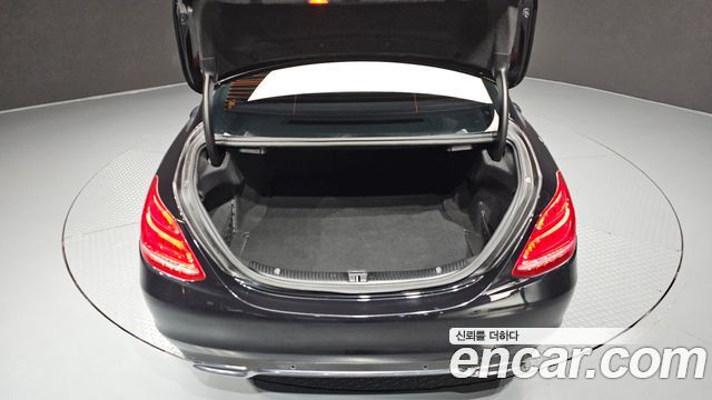 Mercedes-Benz C-Class 2017 — photo 26