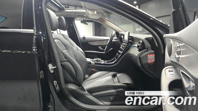 Mercedes-Benz C-Class 2017 — photo 16