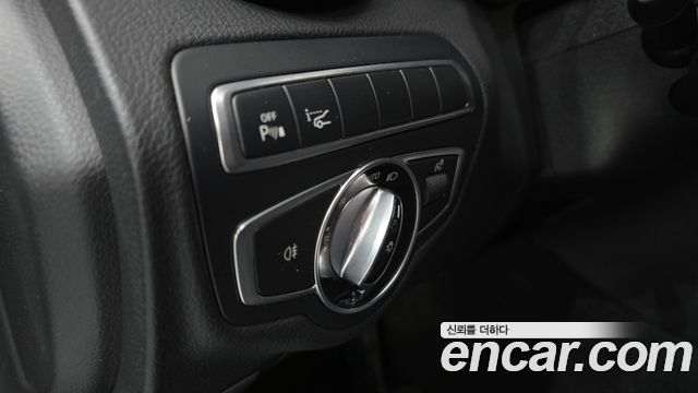 Mercedes-Benz C-Class 2017 — photo 28