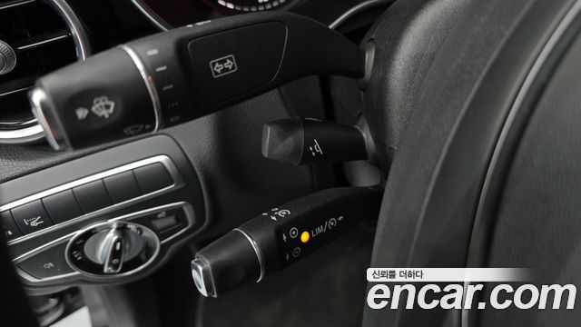 Mercedes-Benz C-Class 2017 — photo 31