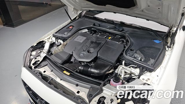 Mercedes-Benz E-Class 2022 — photo 6